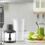 Usando o mixer elgin 3 em 1 para preparar uma sopa cremosa.