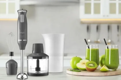Usando o mixer elgin 3 em 1 para preparar uma sopa cremosa.
